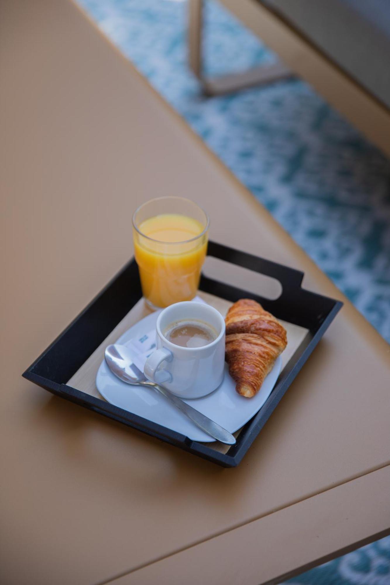 Kyriad Nîmes Ouest A9 Kültér fotó
